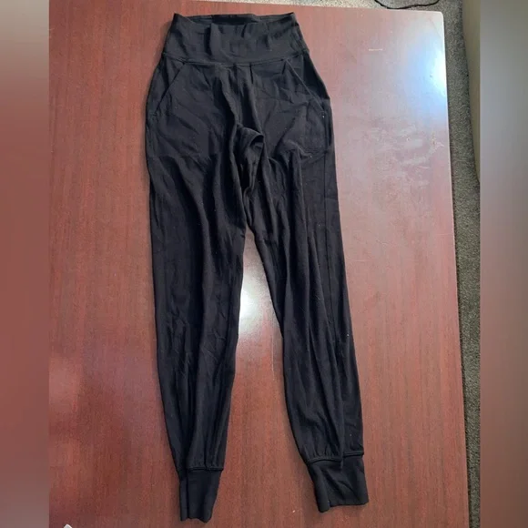 Lululemon Align Joggers Black - Picture 3 of 8
